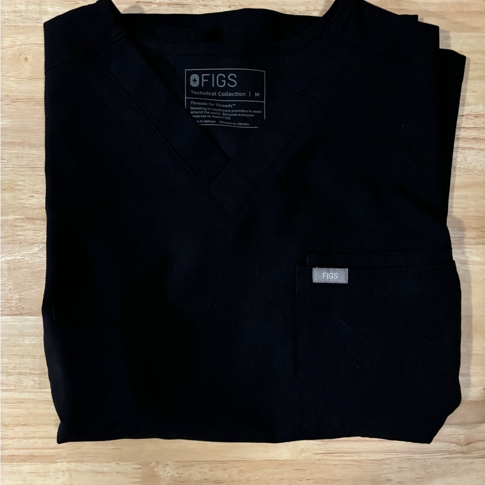 Figs men’s black scrub top, size medium!